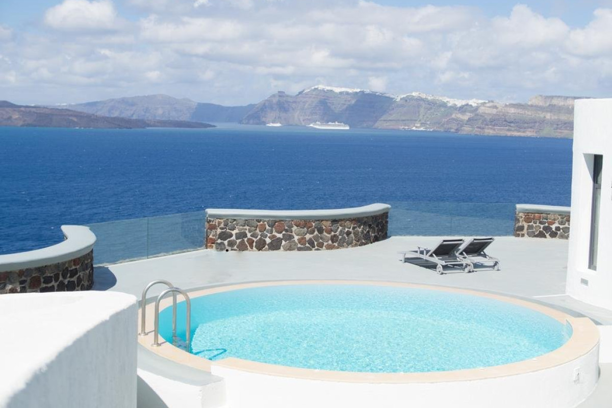 Ambassador Aegean Luxury Hotel Suites (Akrotiri - Santorini)