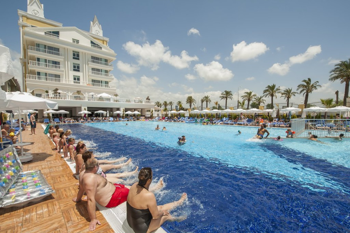 DREAM WORLD RESORT