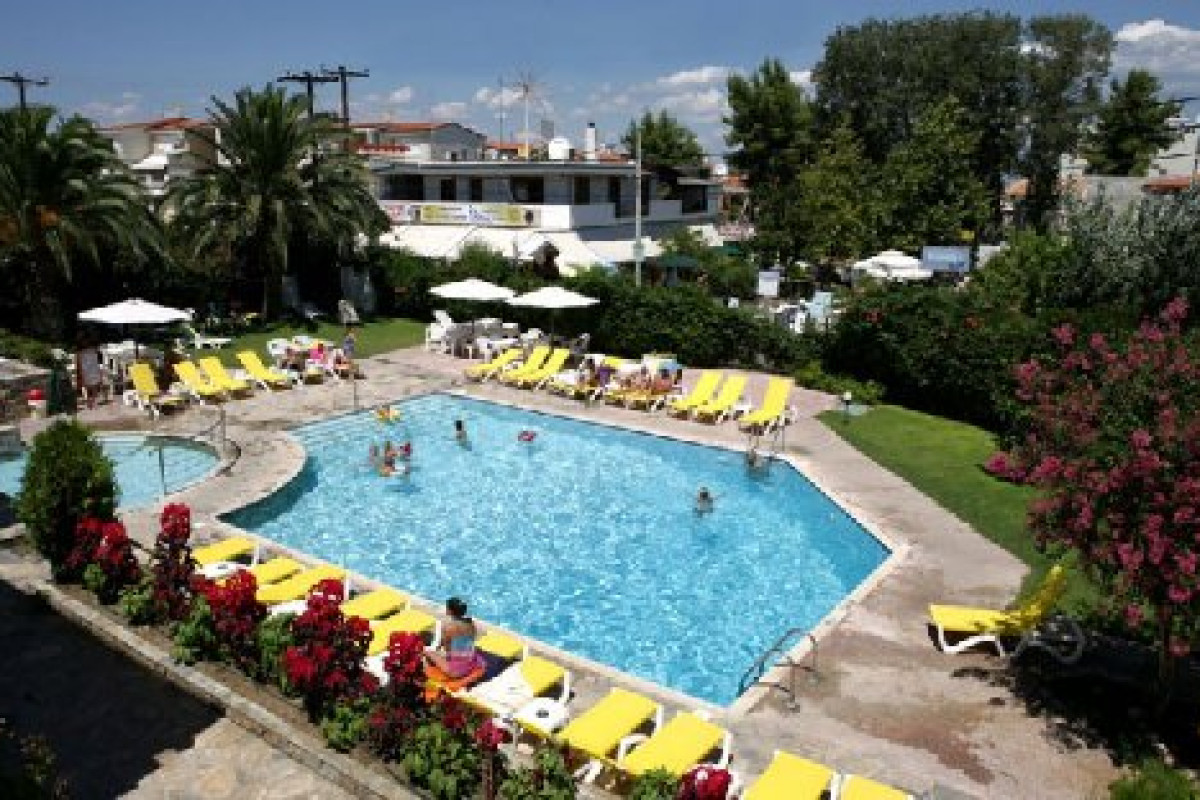 Dionyssos Hotel and apartments (Chanioti- Kassandra)