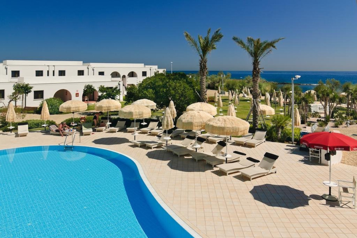 Pietrablu Resort (Polignano A Mare)