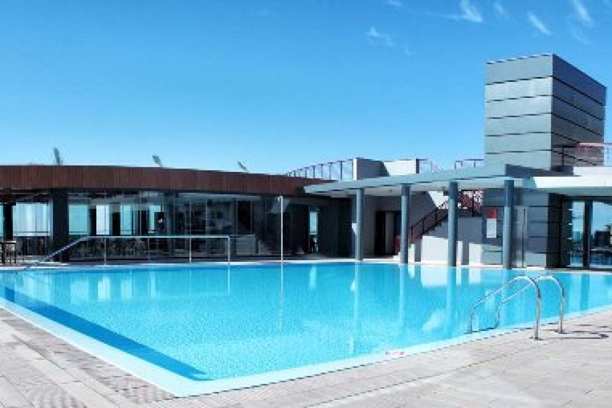 Four Views Monumental Lido