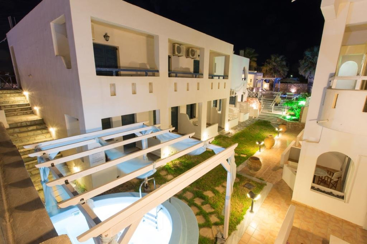Iliada (Perivolos - Santorini)