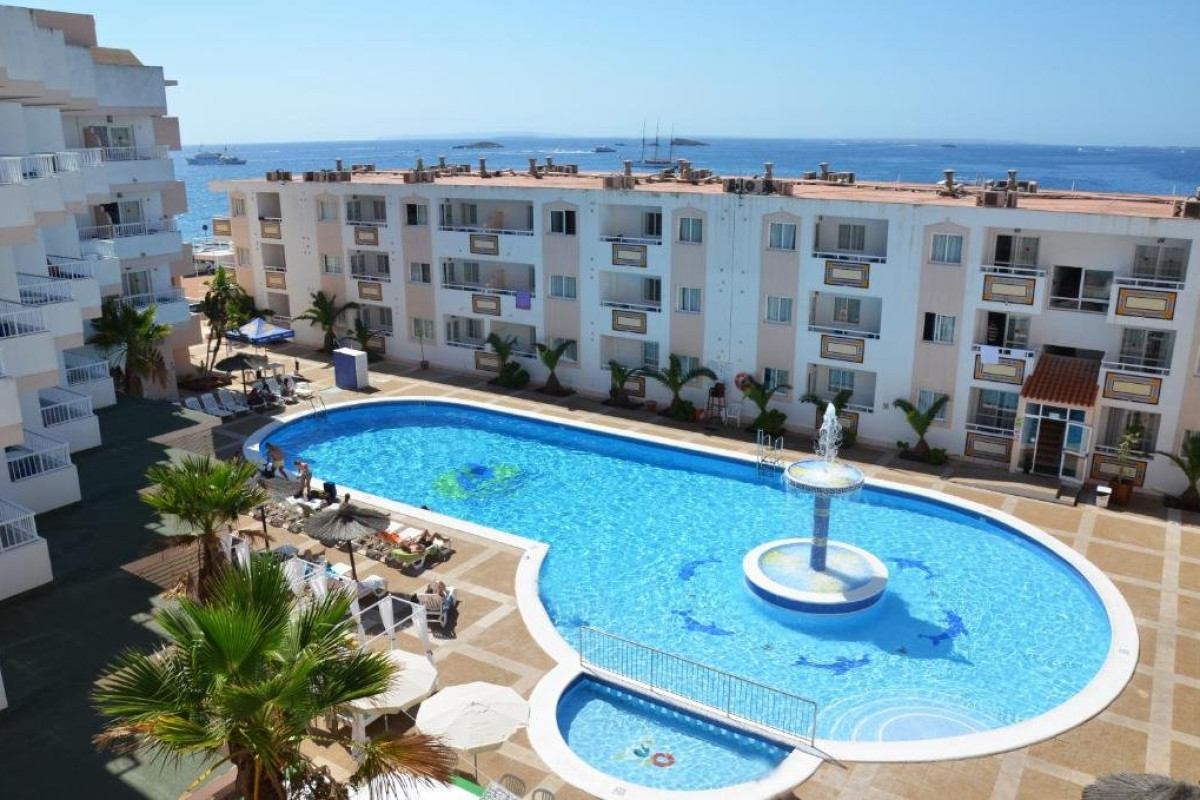 VIBRA TROPICAL GARDEN APARTMENTS