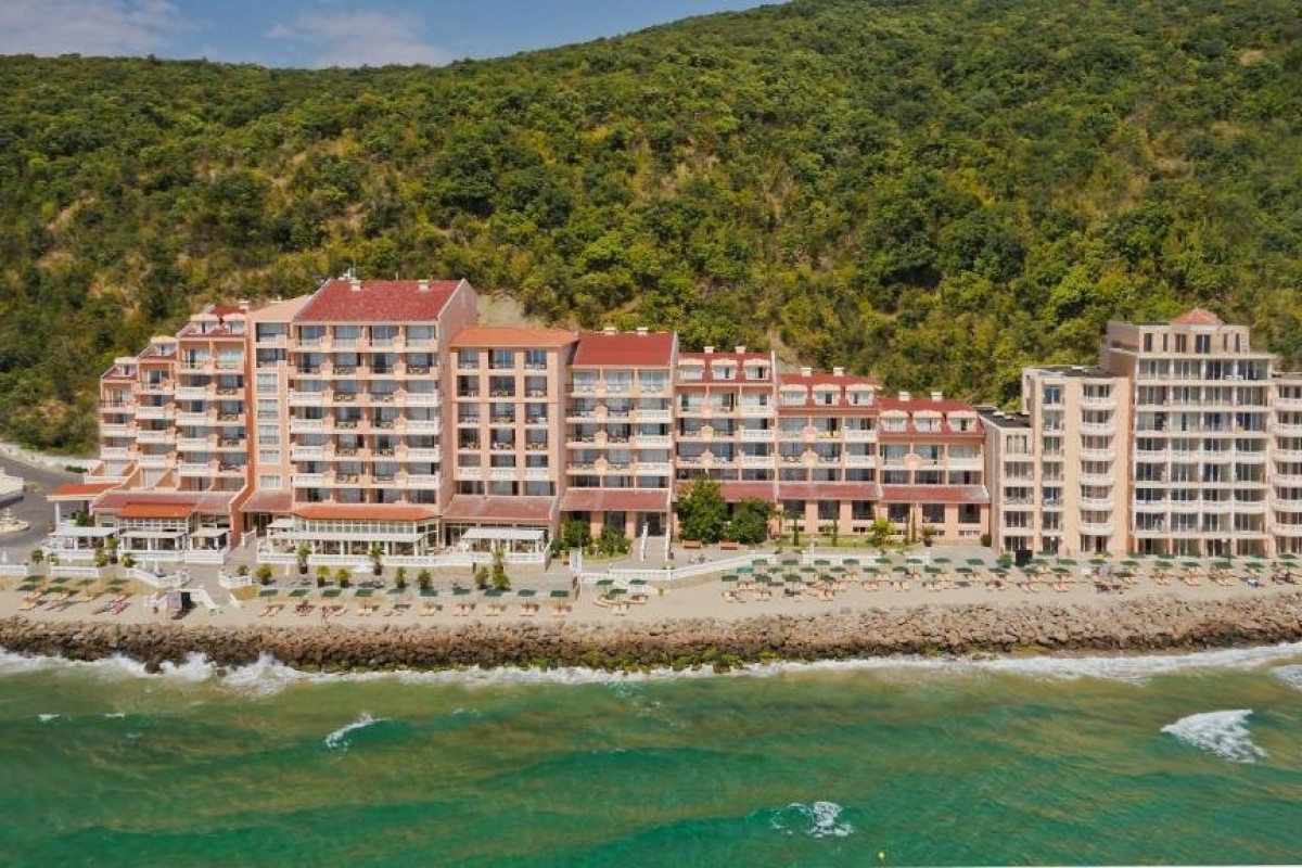 ROYAL BAY