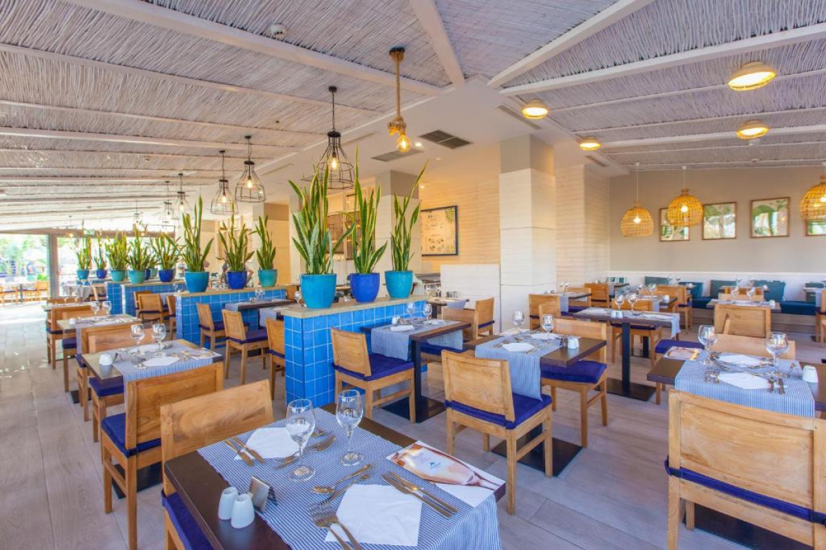 CORALLIUM BEACH by LOPESAN Hotels 4* Adults Only