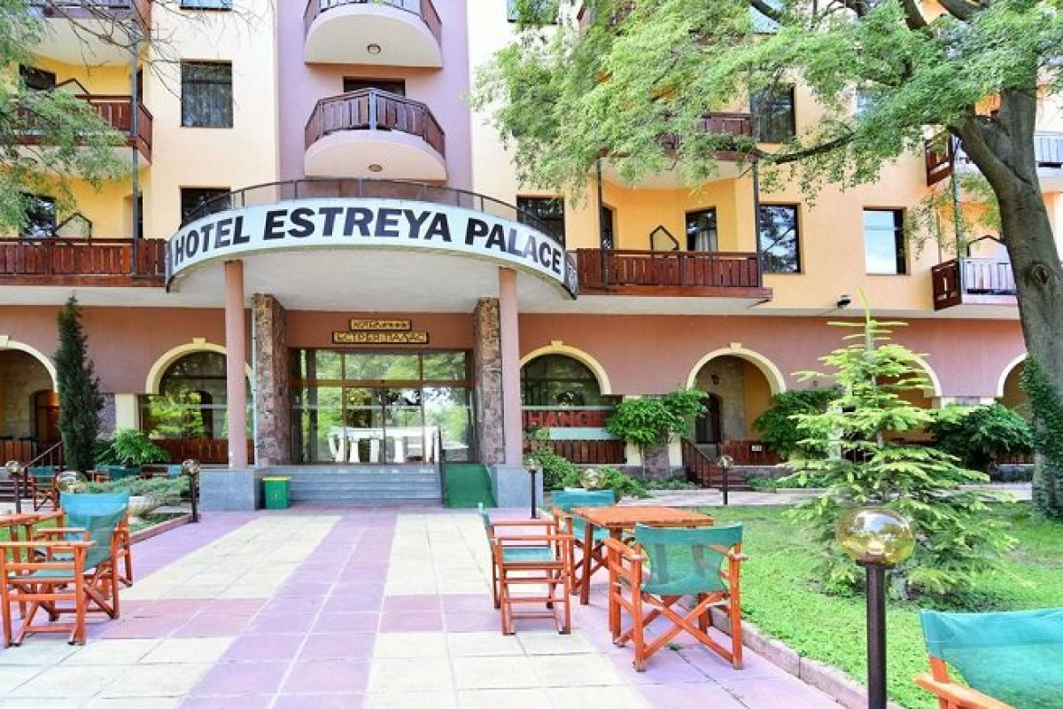 ESTREYA PALACE RESIDENCE