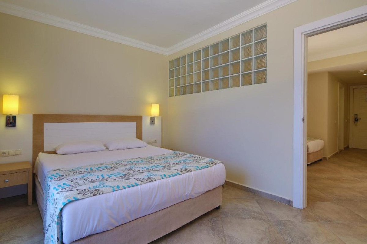 CRYSTAL GREEN BAY RESORT (Guvercinlik)