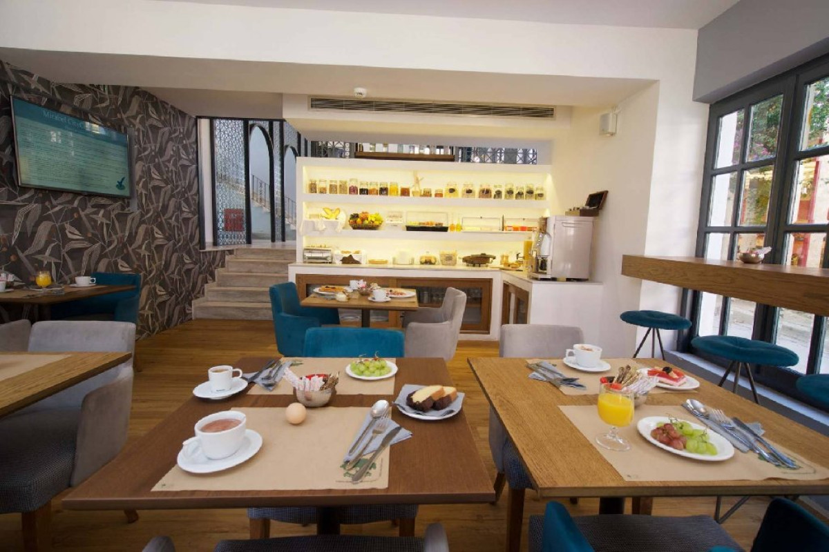 Mirabel City Center 3*