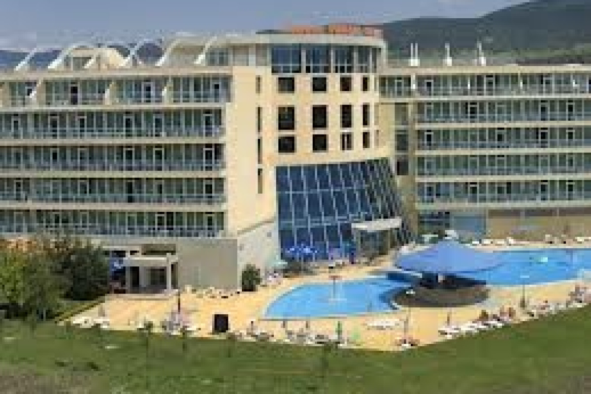IVANA PALACE