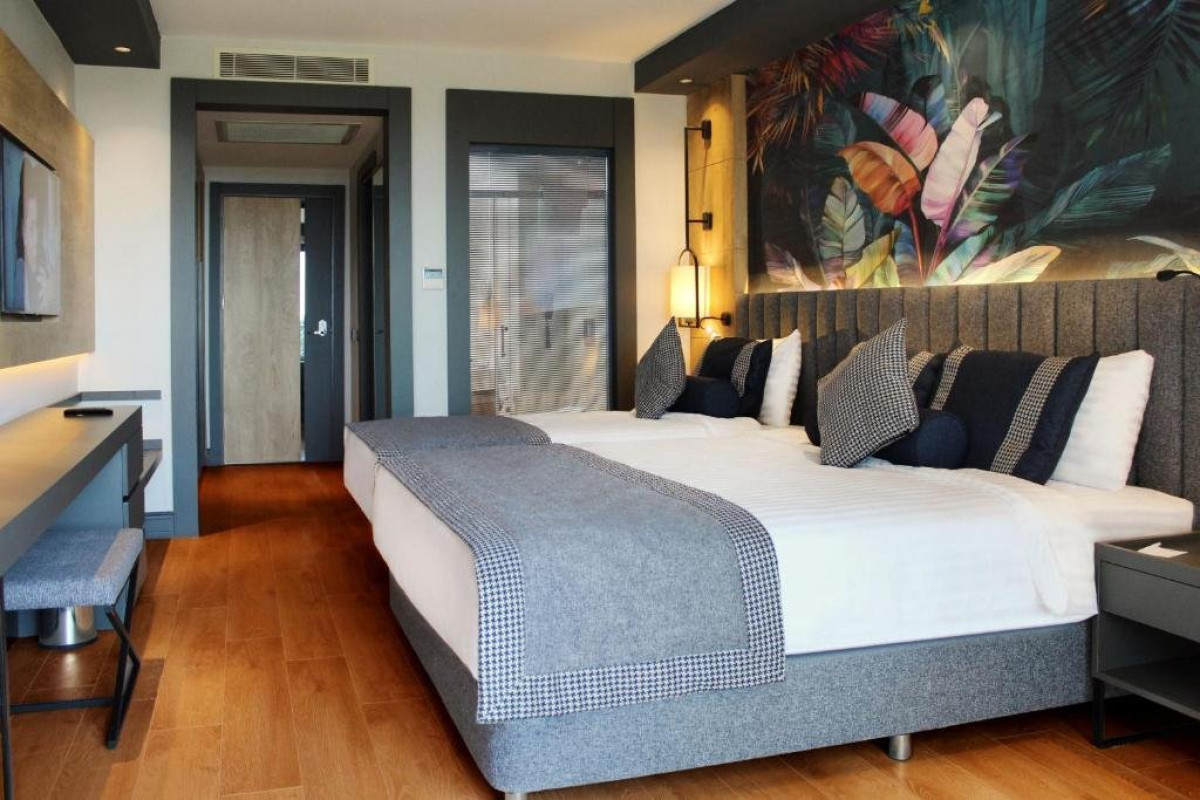 ALARCHA HOTELS RESORTS