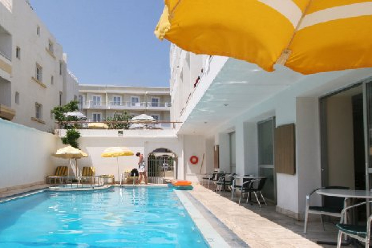 Zephyros Hotel