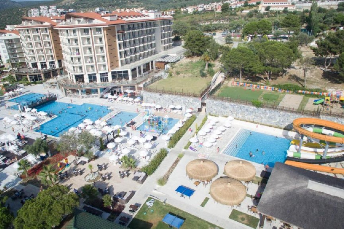 RAMADA HOTEL AND SUITES
