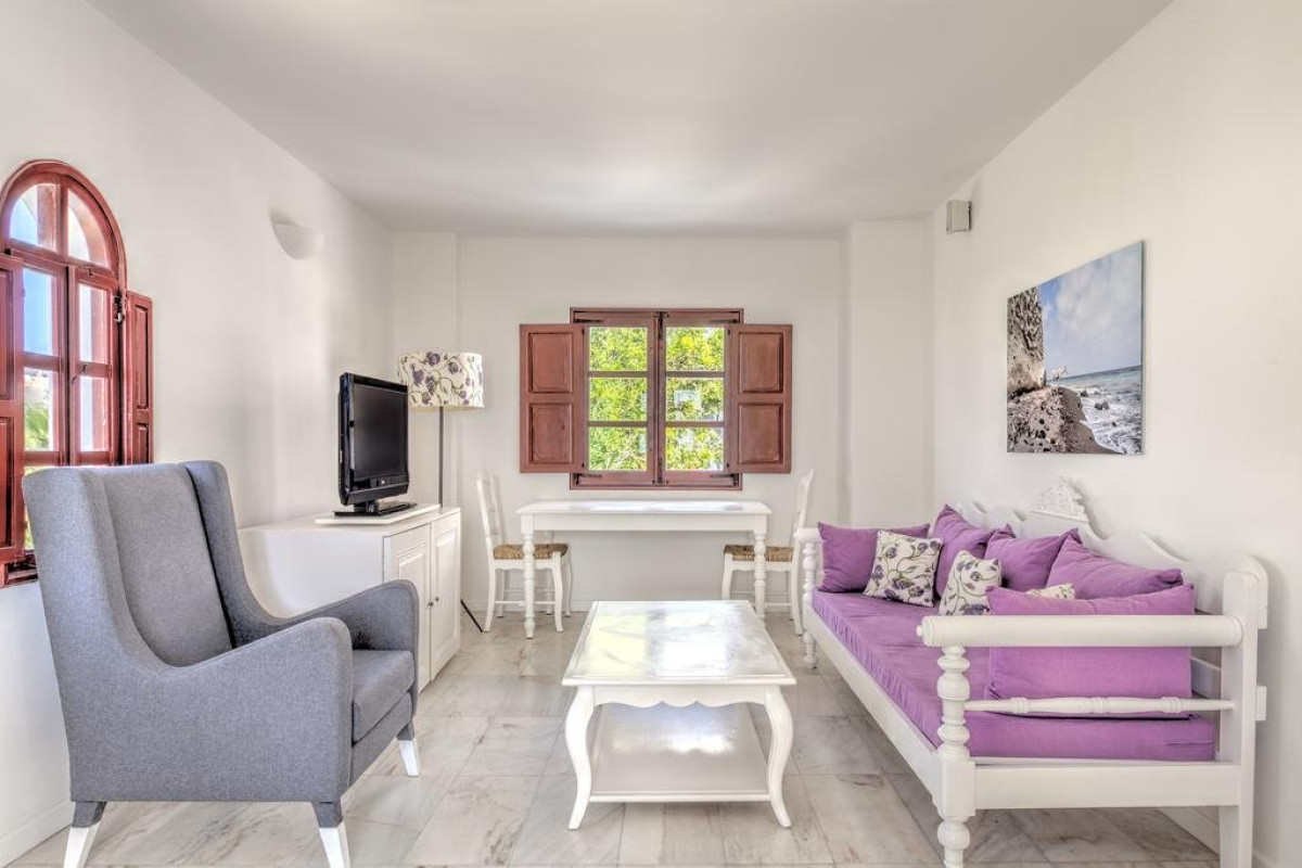 Vedema Resort (Megalochori - Santorini)