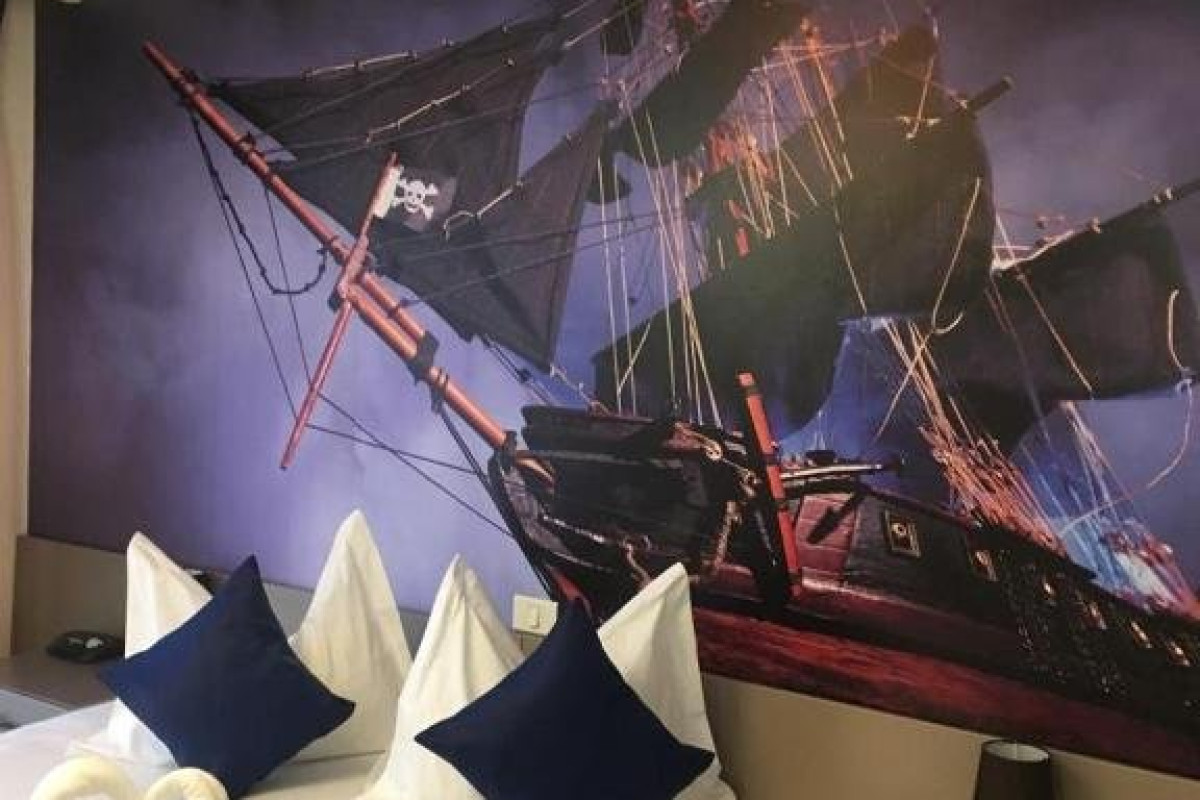 HOTEL PIRATES RESORT.