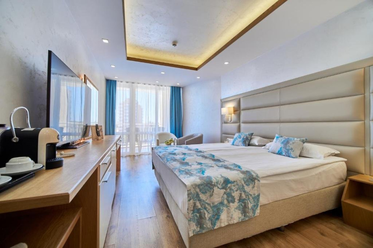 BILYANA BEACH - Adults Only 16+