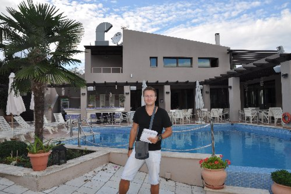 Tesoro Hotel (Nikiana) (F)