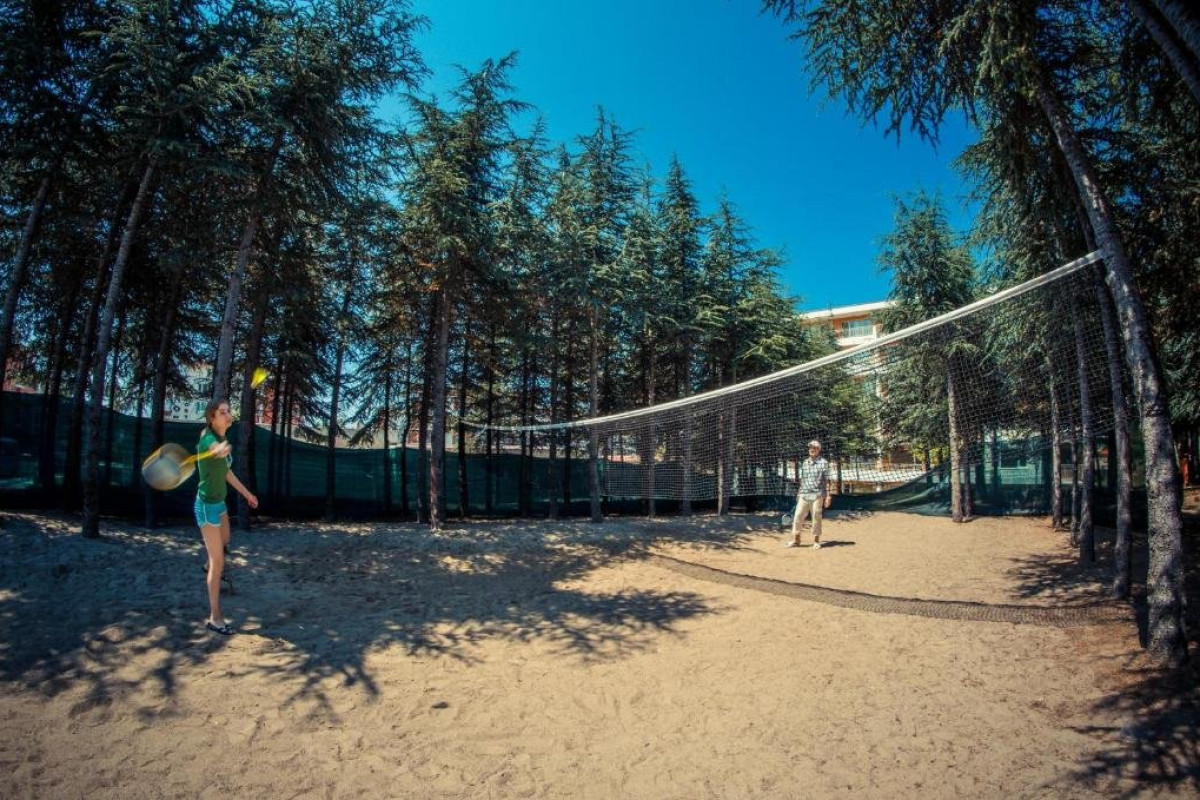 CROWN FORT CLUB