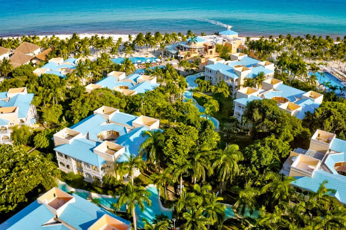 Royal Hideaway Playacar