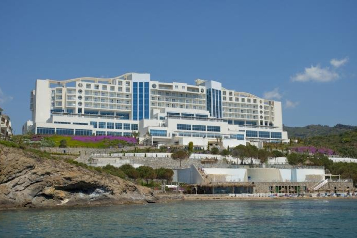 ARIA CLAROS BEACH