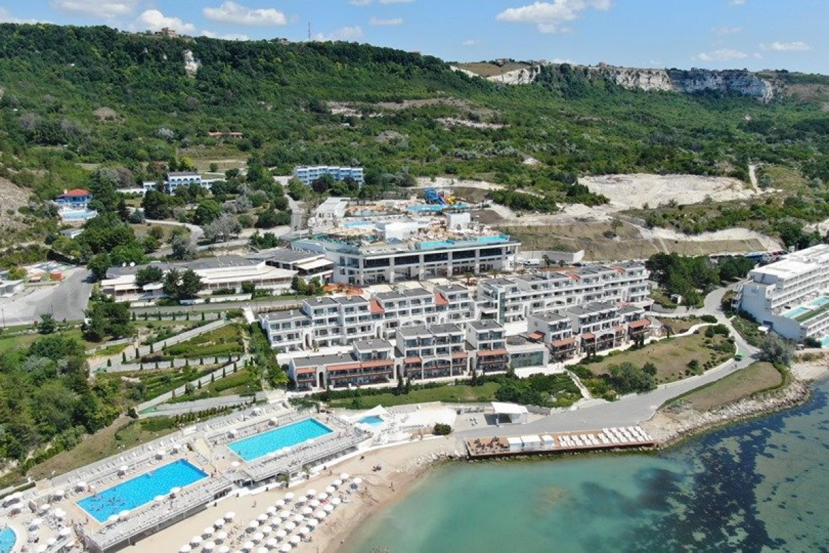 WHITE LAGOON  RESORT