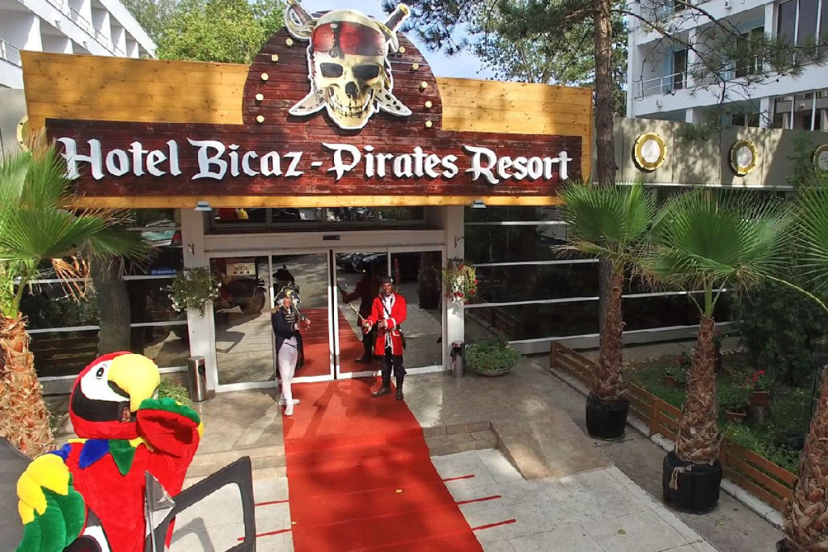 HOTEL PIRATES RESORT.