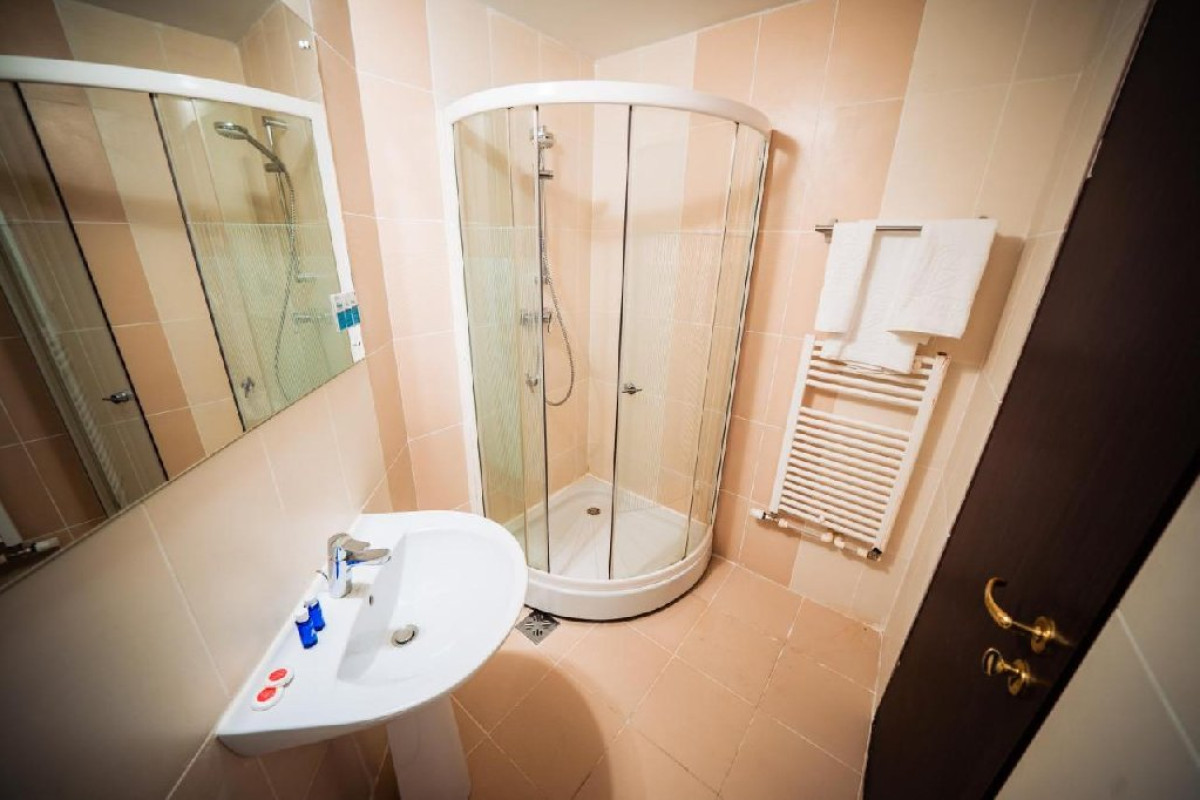 Bacolux Diana Resort CMD