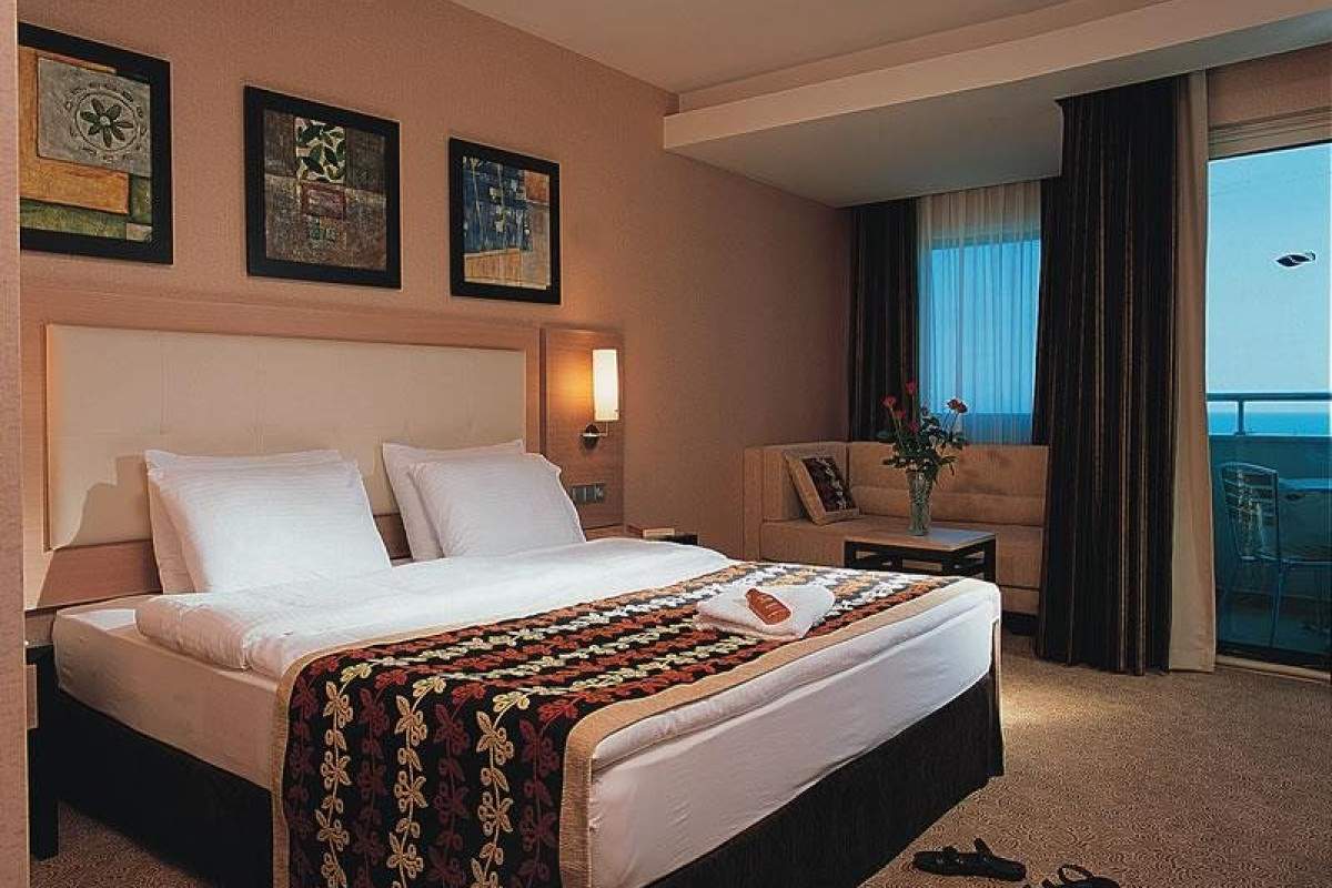 LONG BEACH RESORT HOTEL