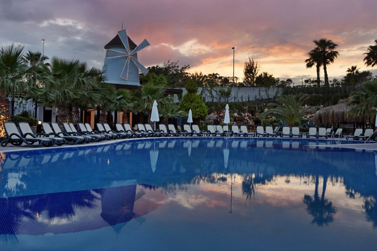 ALBA ROYAL HOTEL (adults only)