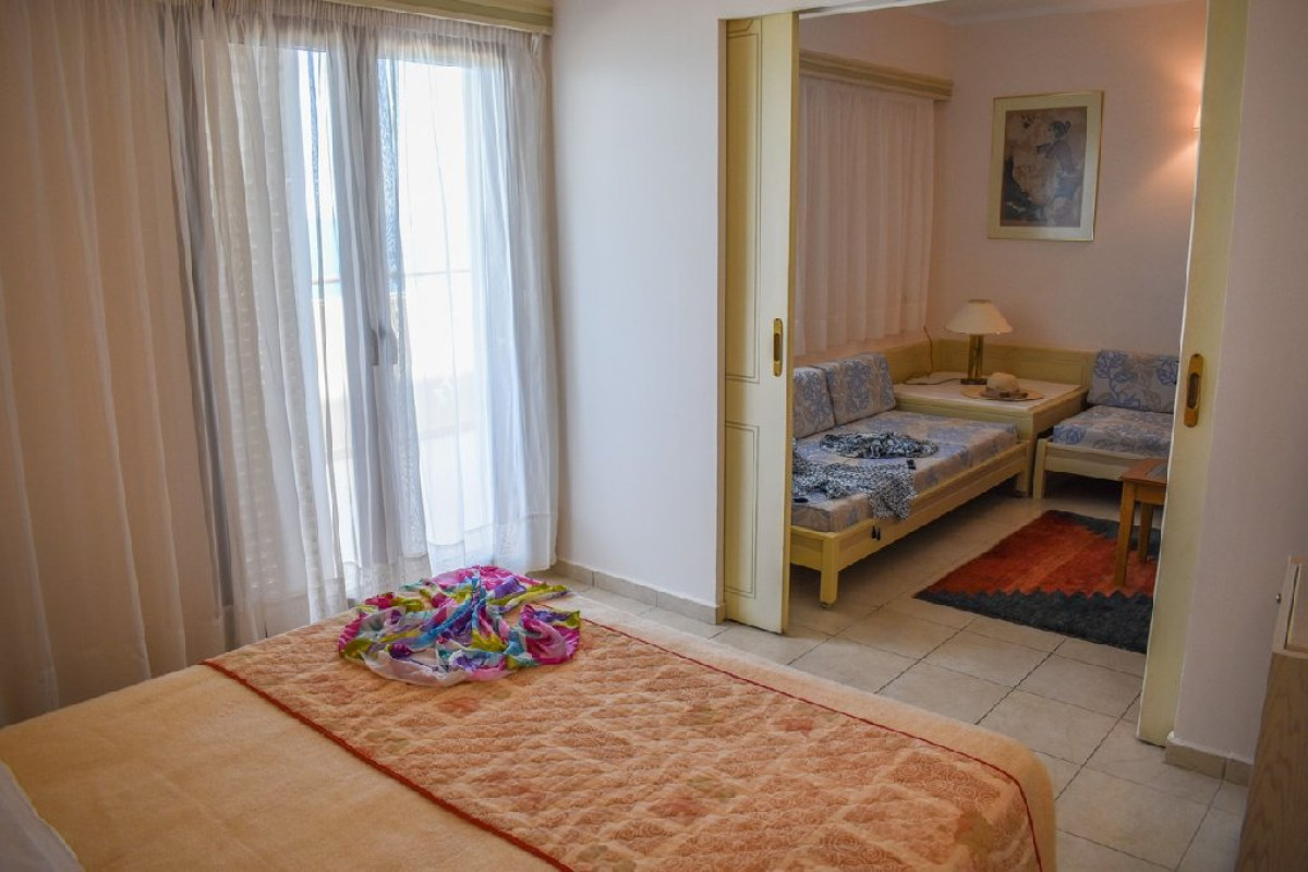 Creta Star (Adults Only 17+) (K)