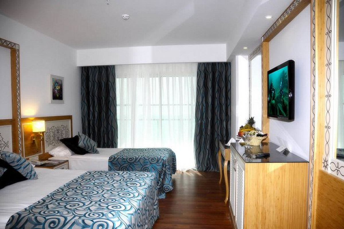 CRYSTAL WATERWORLD RESORT SPA