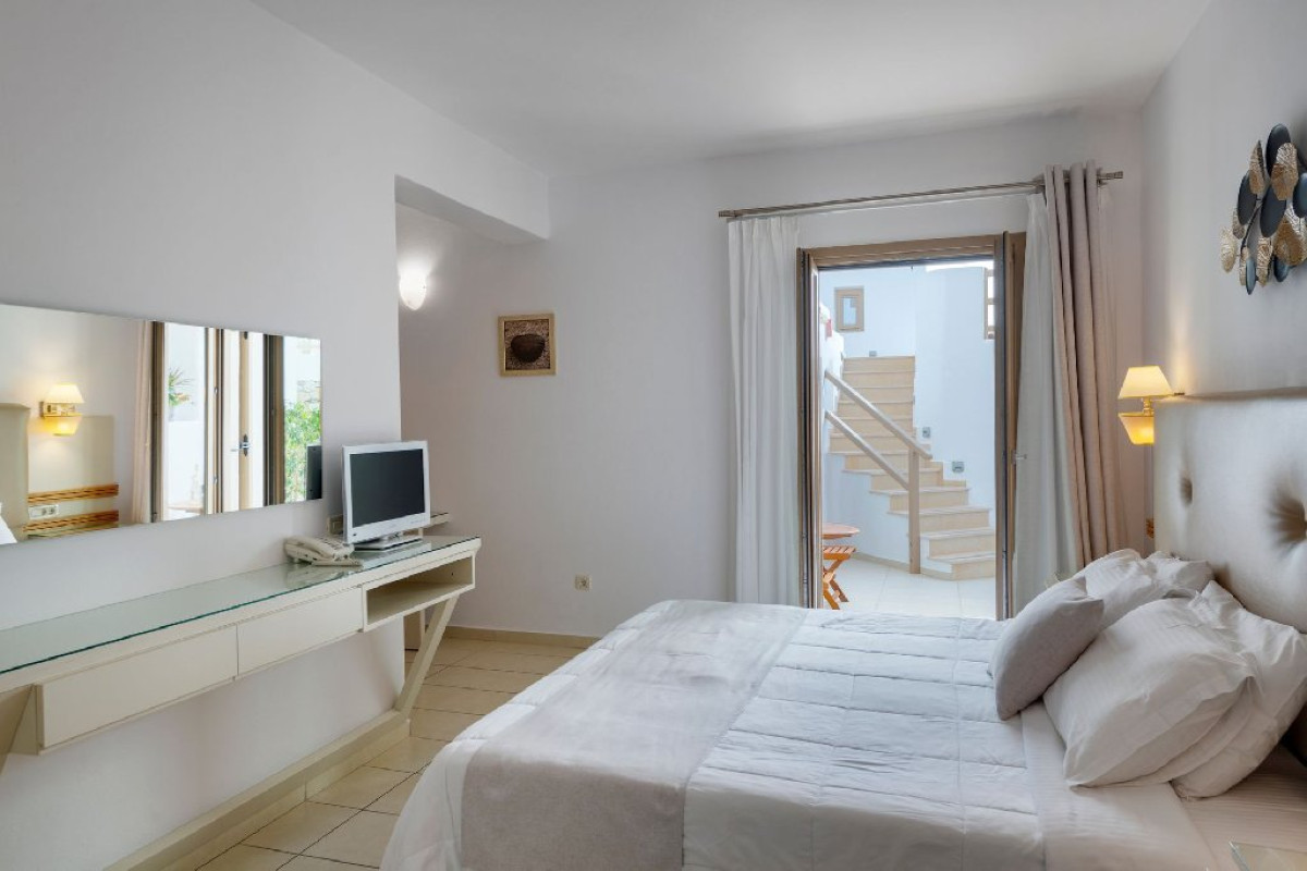 Lithos by Spyros and Flora (K)