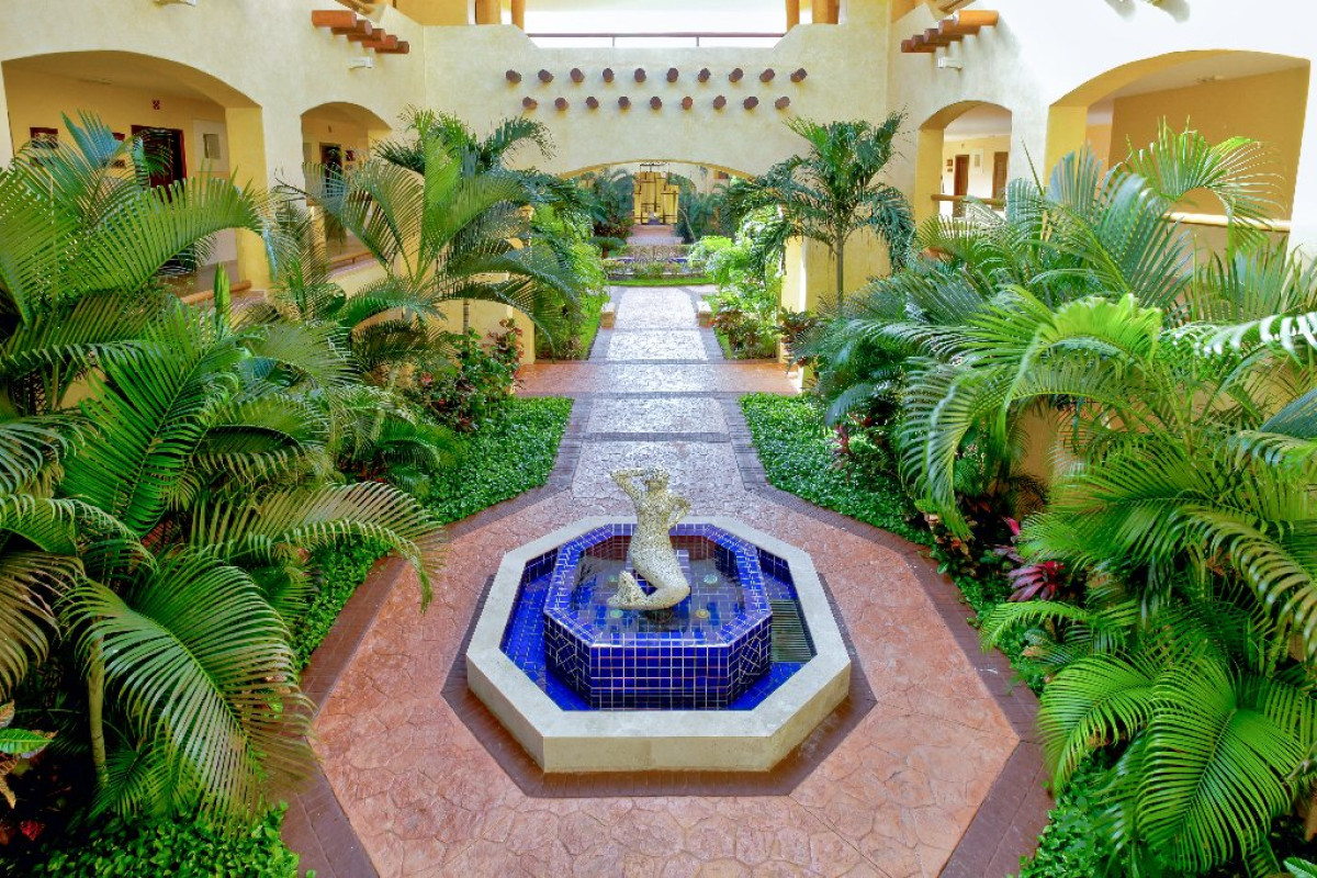 Barcelo Maya Grand Resort