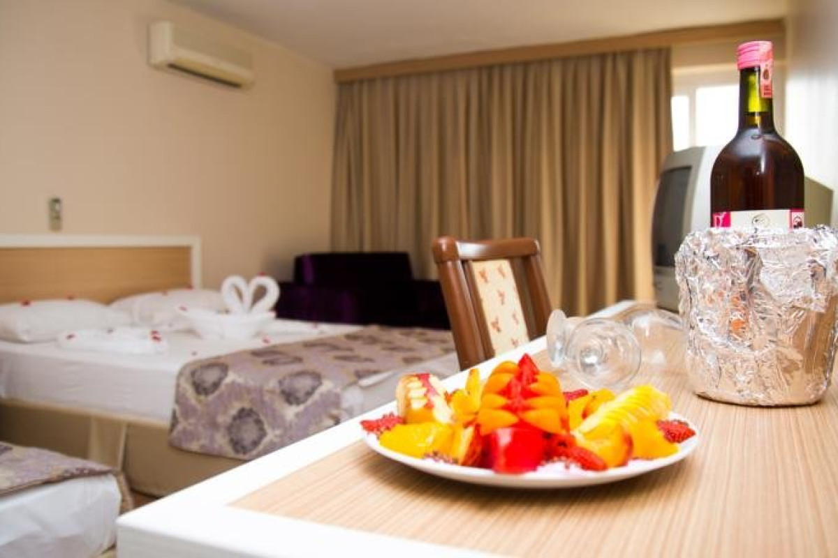 TUNTAS BEACH HOTEL