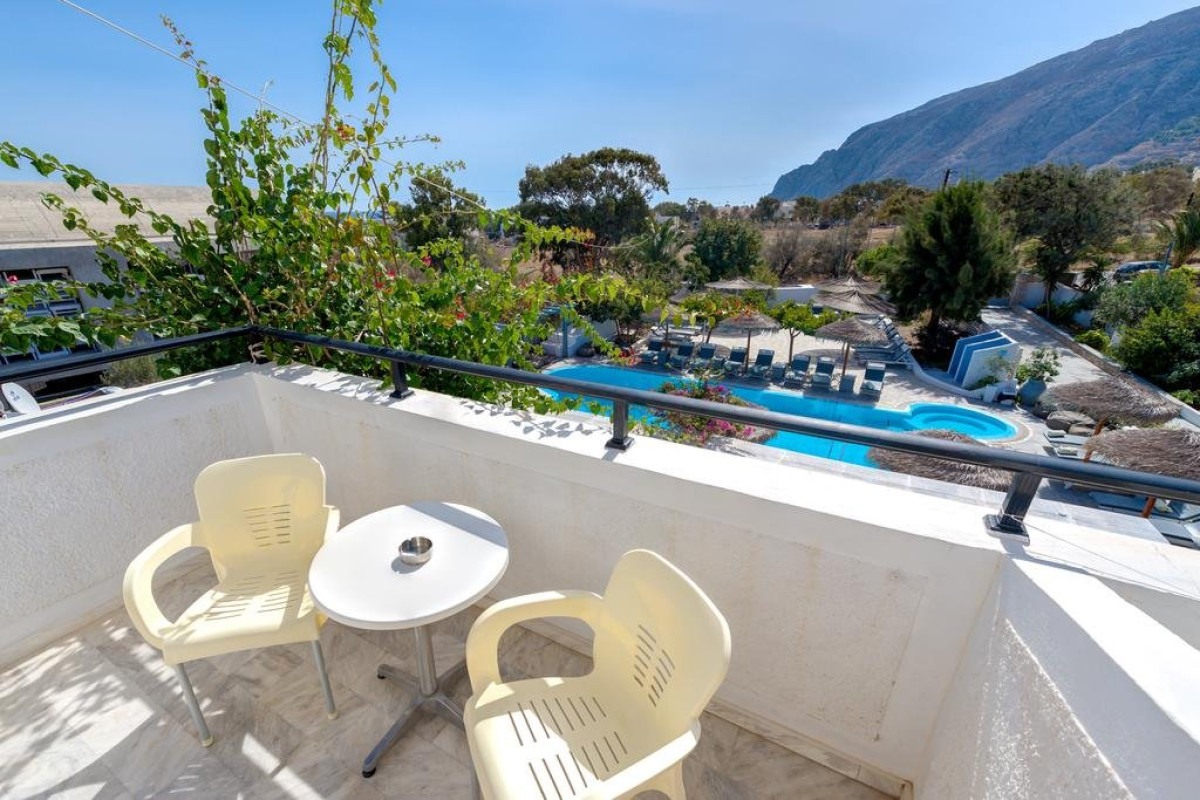 Alia (Kamari - Santorini)