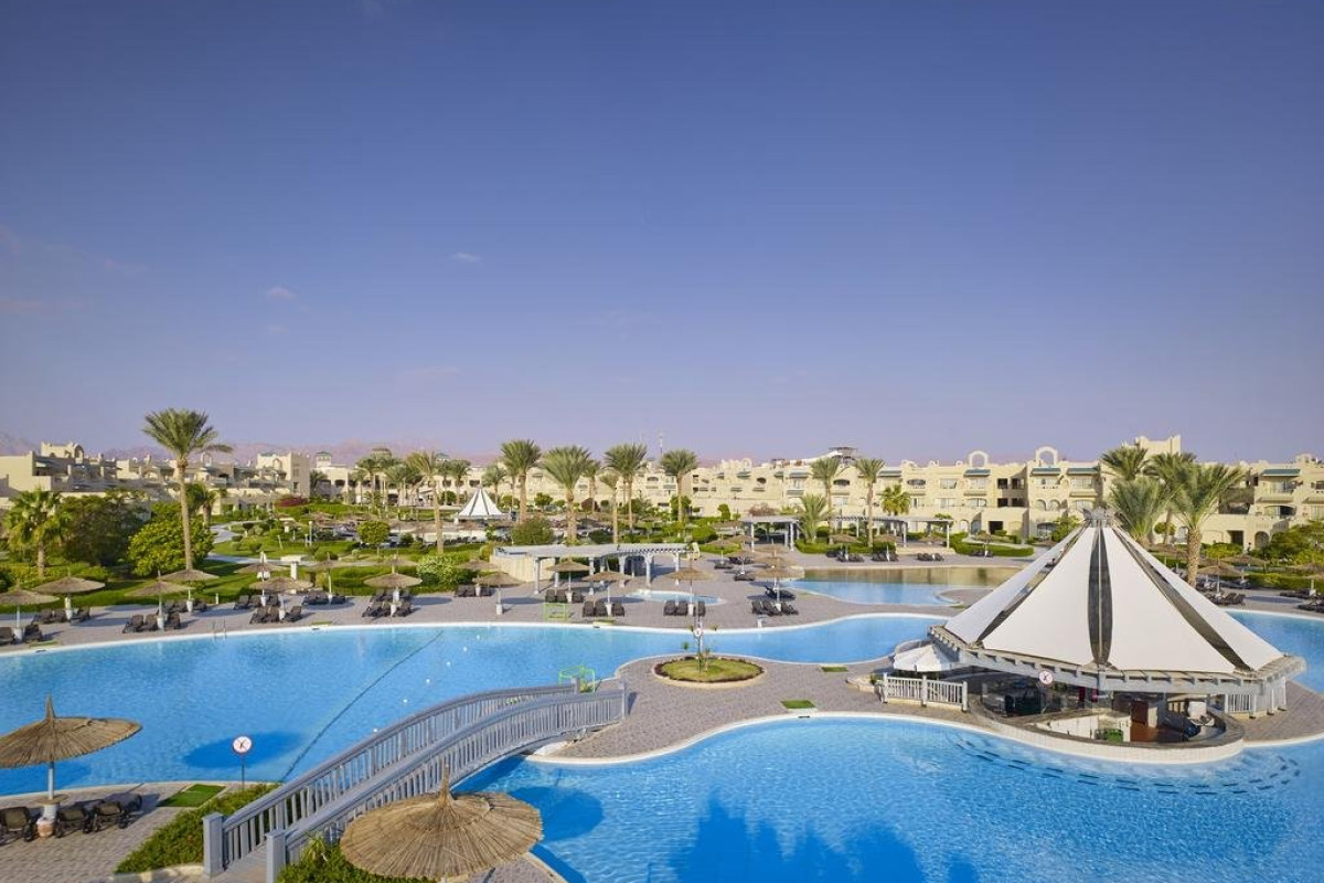 Coral Sea Water World Resort