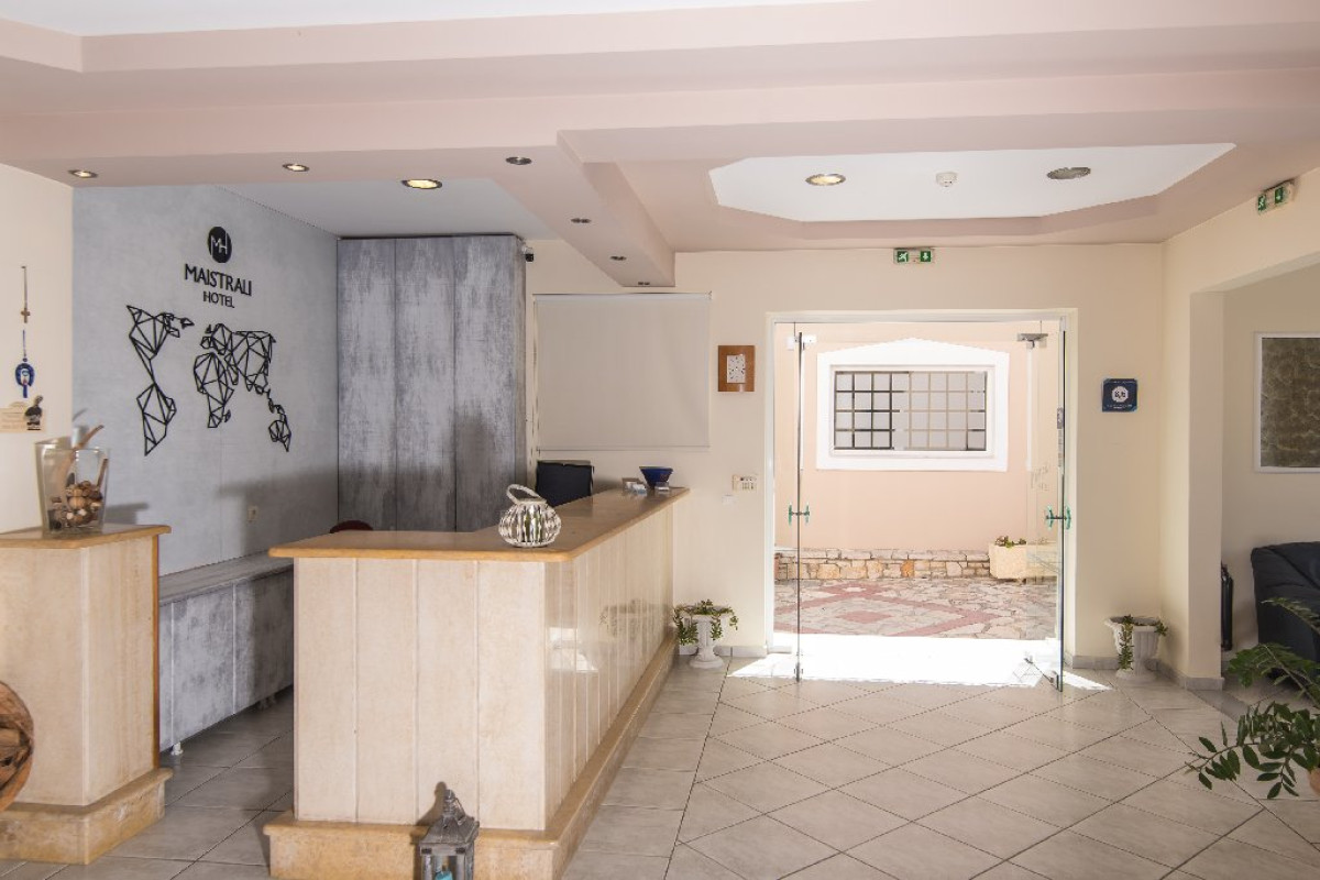 Maistrali Hotel (Tragaki )
