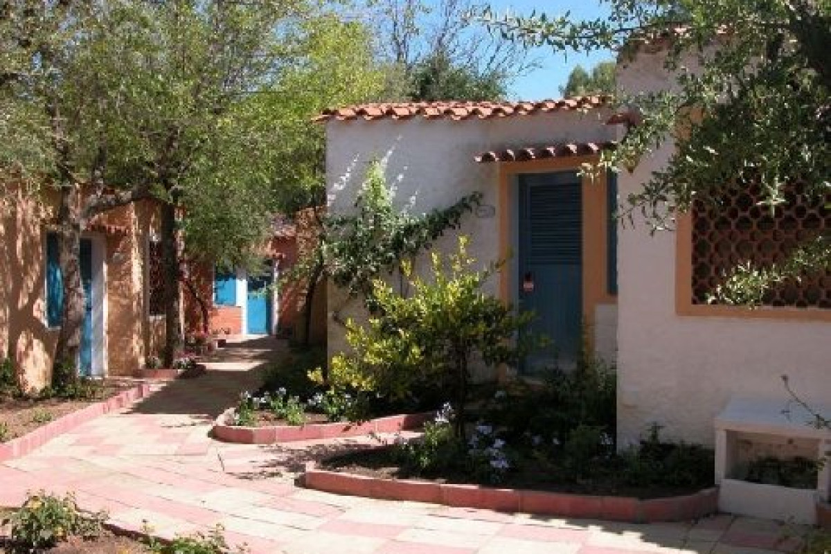 Bungalow Club Village