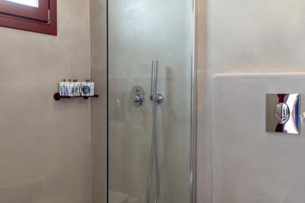 Alkistis (Adults Only, 15+)