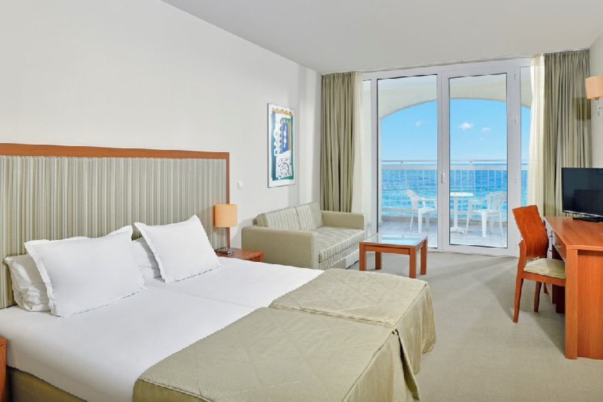 SOL LUNA BAY RESORT