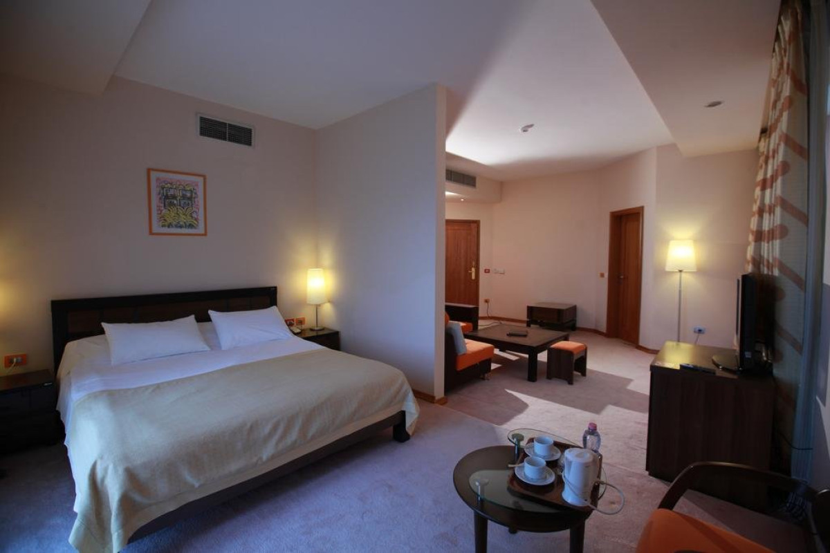 Hotel Aragosta (Durres)