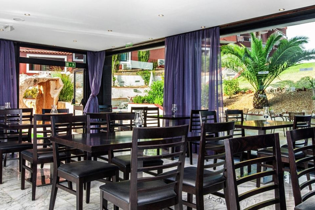 Topazio Mar Beach Hotel and Apartments