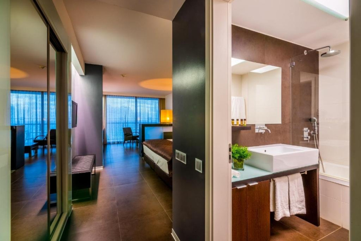 RR HOTEL DA ROCHA