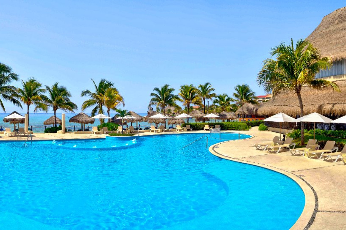 Catalonia Yucatan Beach