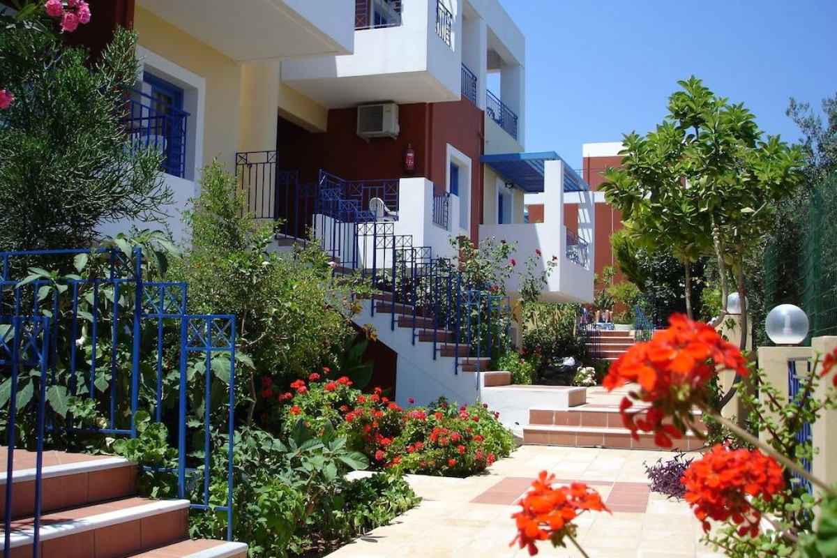 Astra Village Apartments and Suites (Koutouloufari)