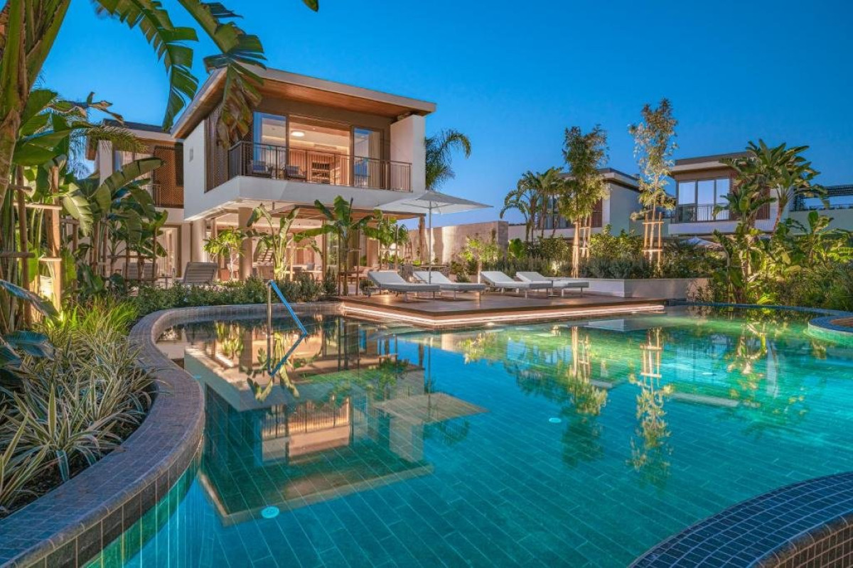 BAYOU VILLAS BY LARA BARUT COLLECTION