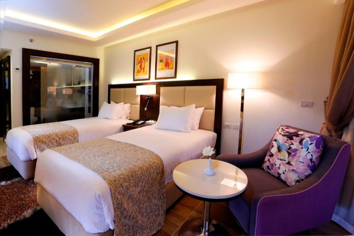 ALBATROS WHITE BEACH RESORT