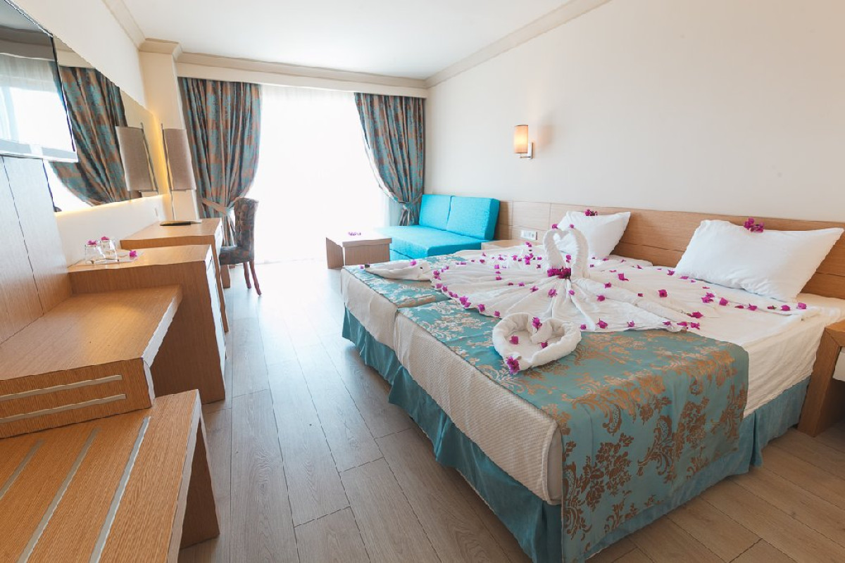 LOCEANICA BEACH RESORT