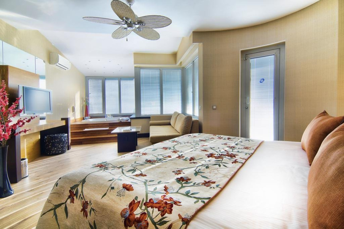 LIMAK LARA DE LUXE HOTEL