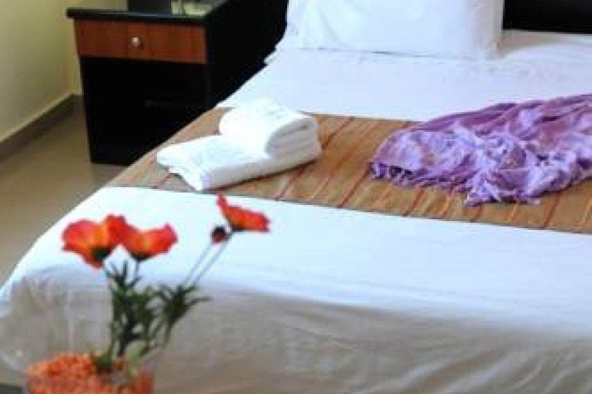 CHRISPY WORLD HOTEL (K)