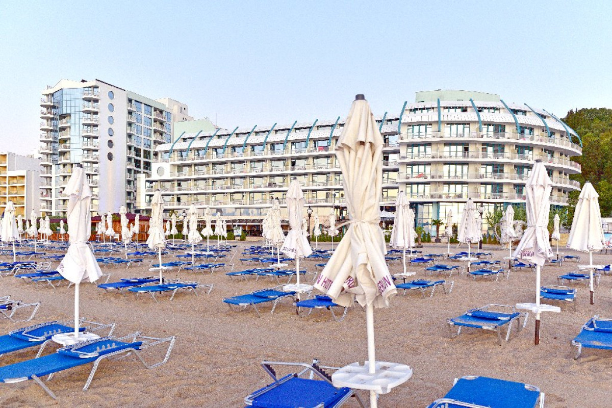 BERLIN GOLDEN BEACH